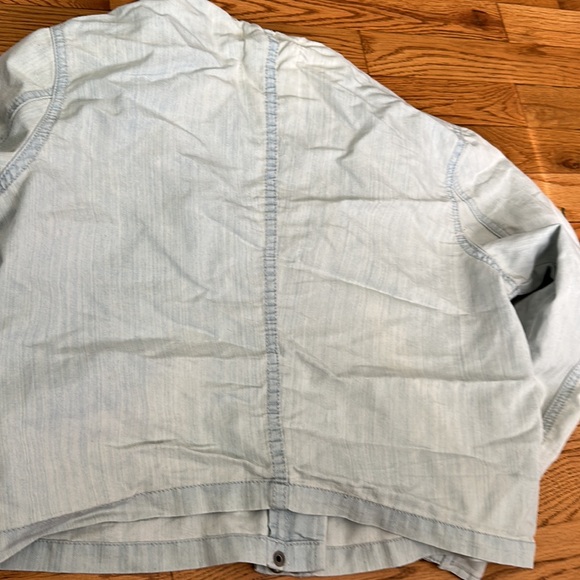 Thread & Supply Lightweight denim / chambray shorter style jacket. Hood - Picture 5 of 5
